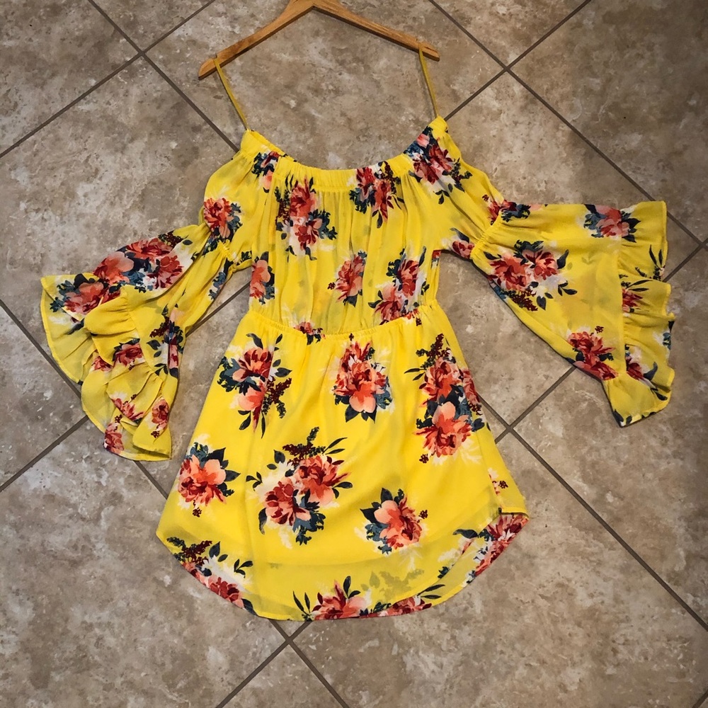 💋4 for $20💄 Love J Floral Yellow Mini Dress